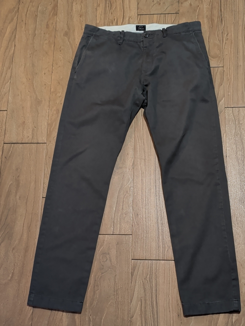 Men's Dark Gray Chino Pants - Slim Fit